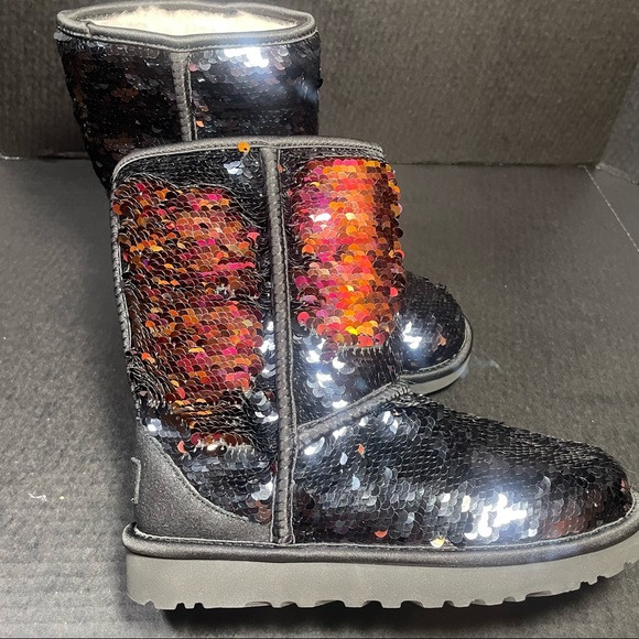 BNWOB UGG BLACK SHIFTING SEQUINS BOOT 6M PRICE FIRM!! - Picture 8 of 13